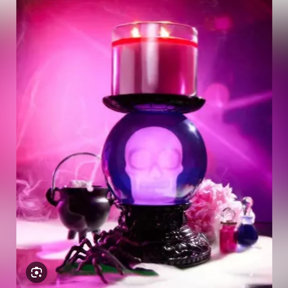 Bath and Body Works Halloween Light up Skull Candle Holder